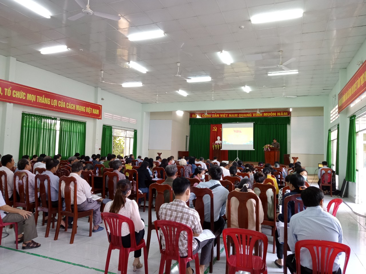 Xã Hoà An tổ chức hội nghị quán triệt nghị quyết Trung ương lần thứ 6 cho đảng viên   
